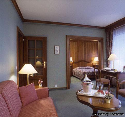 Hostellerie De La Vendee Lancy Ruang foto