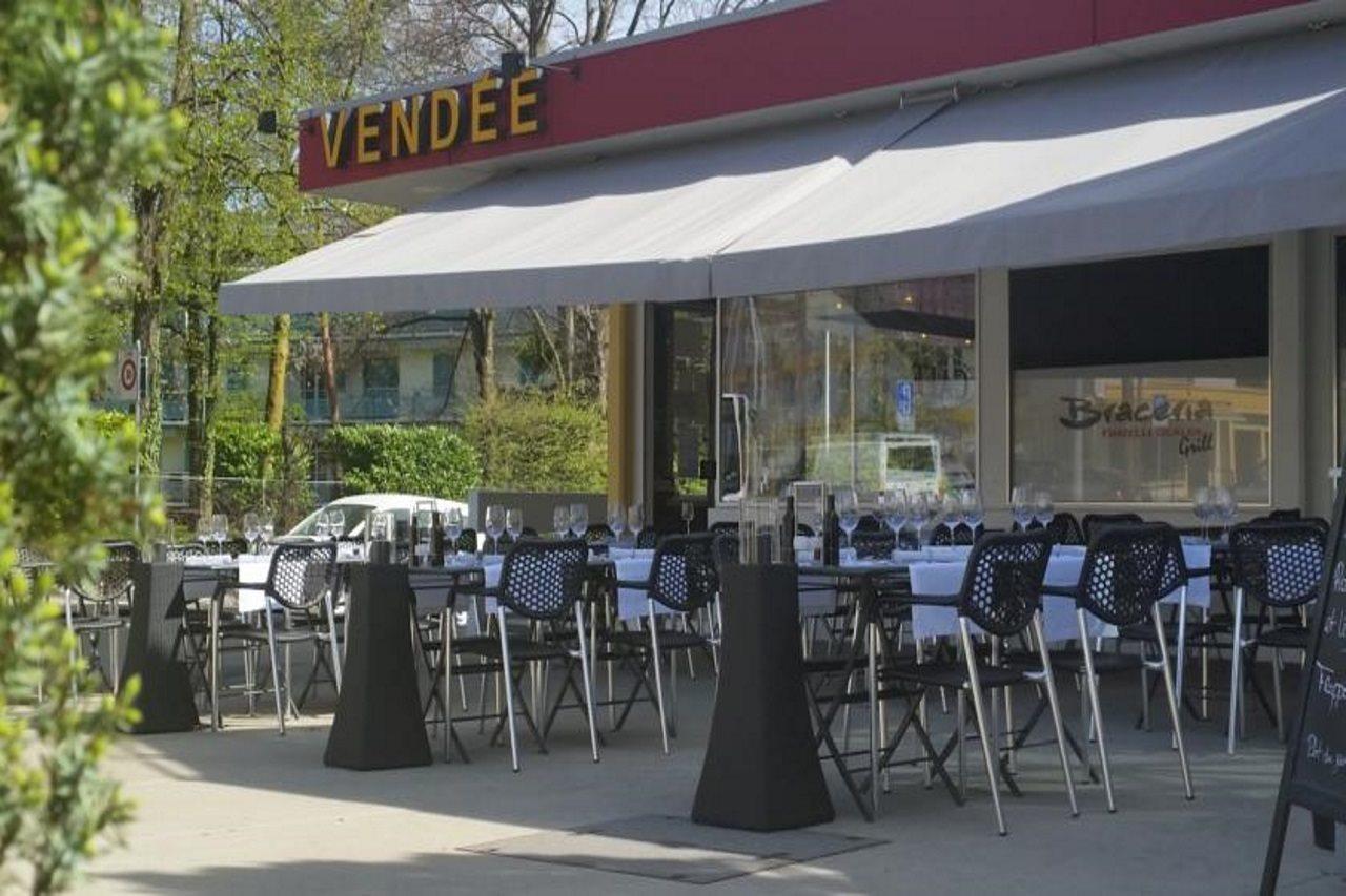 Hostellerie De La Vendee Lancy Bagian luar foto