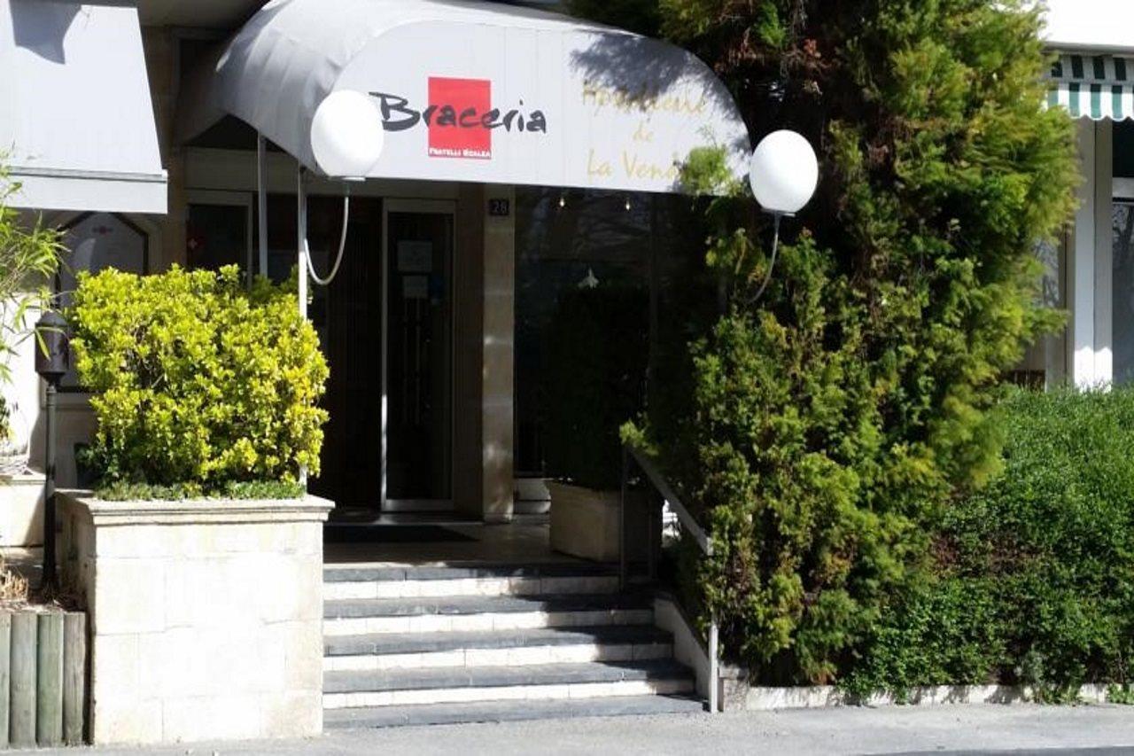Hostellerie De La Vendee Lancy Bagian luar foto