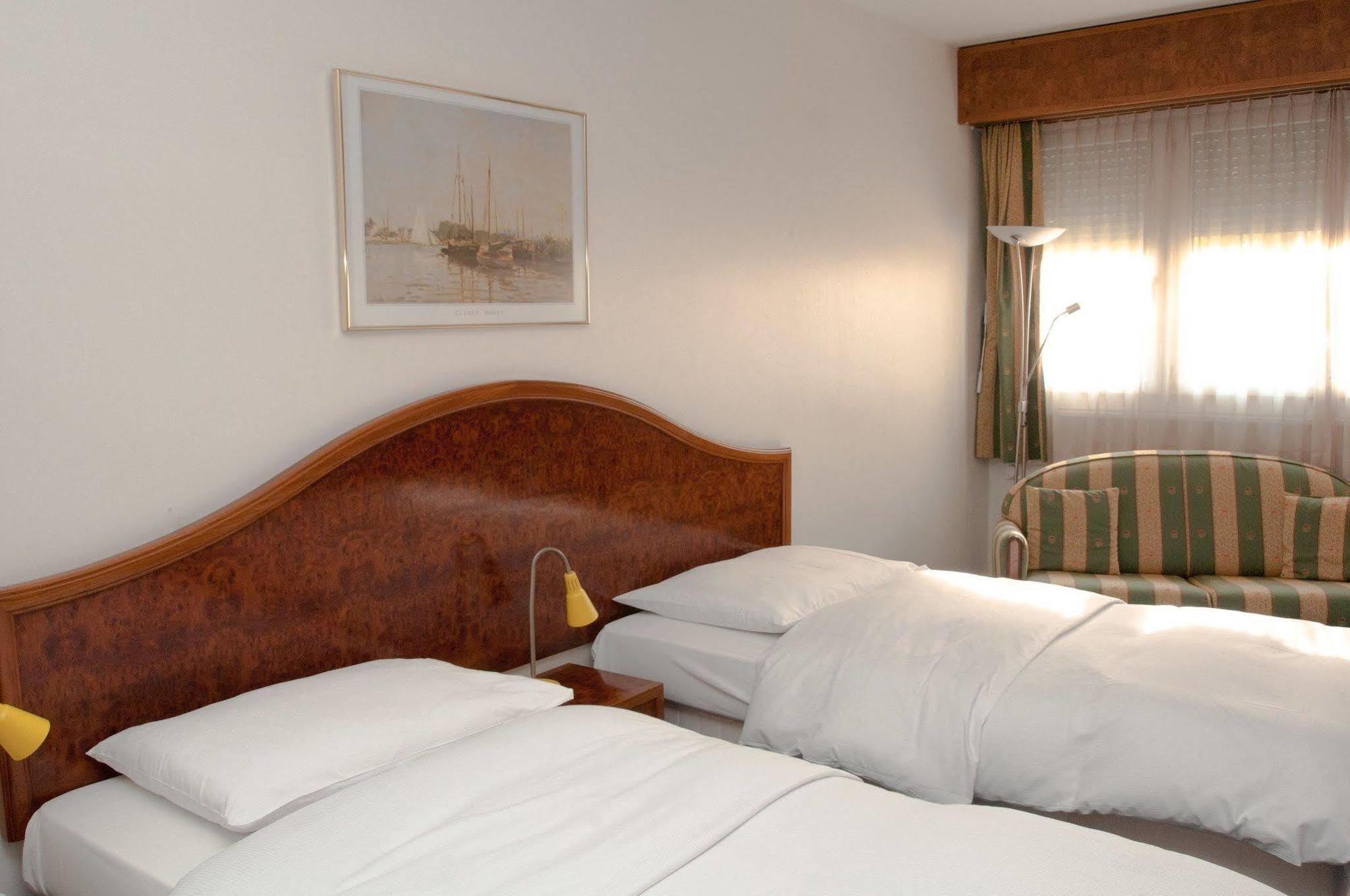 Hostellerie De La Vendee Lancy Bagian luar foto