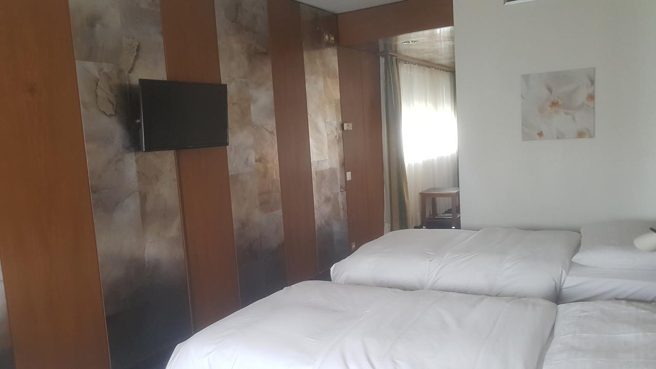 Hostellerie De La Vendee Lancy Bagian luar foto