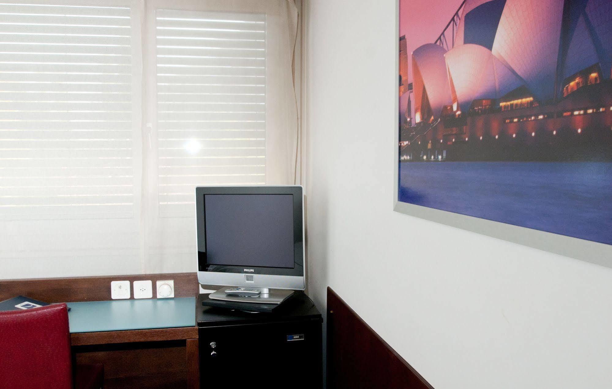 Hostellerie De La Vendee Lancy Bagian luar foto