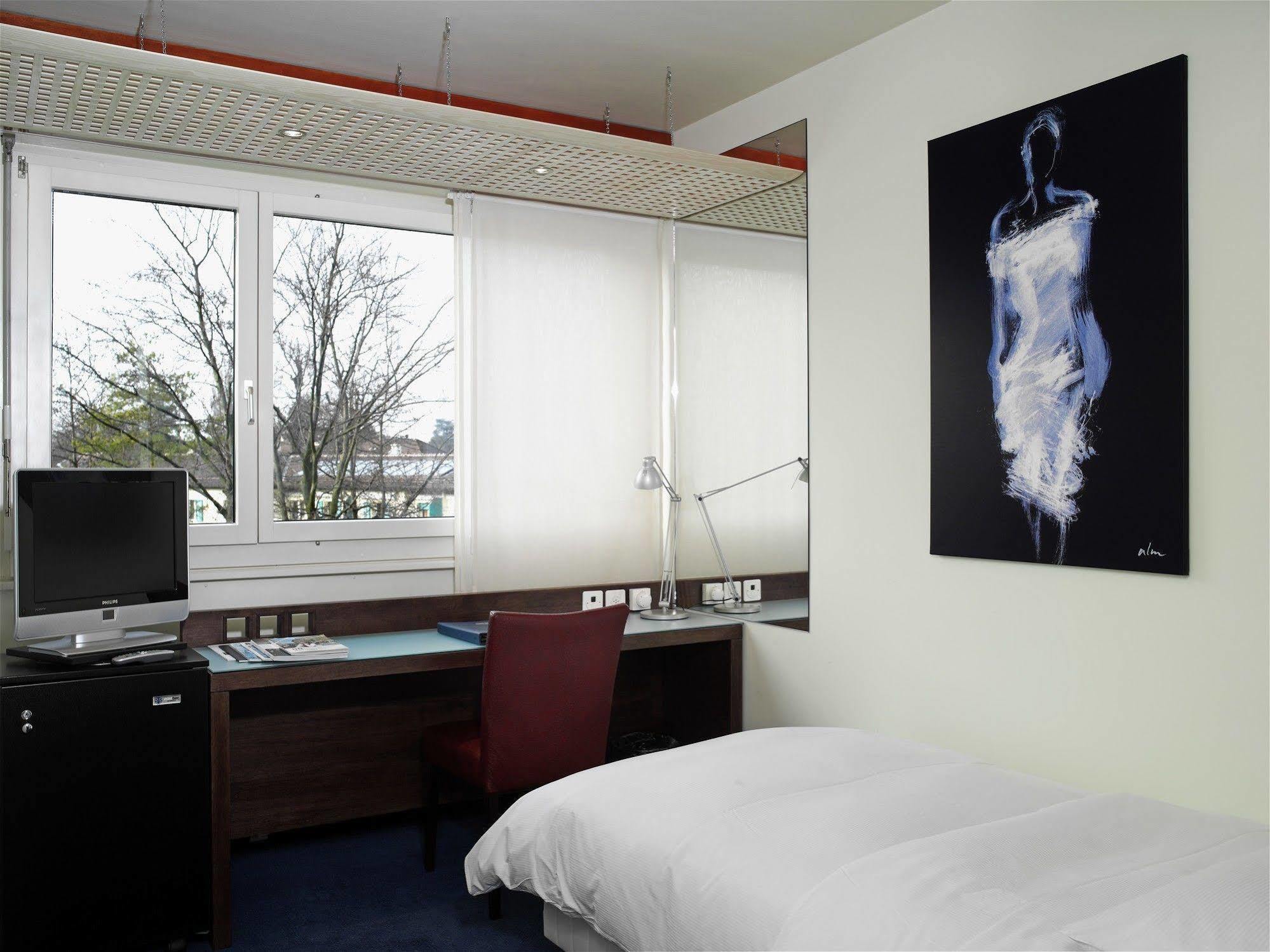 Hostellerie De La Vendee Lancy Bagian luar foto