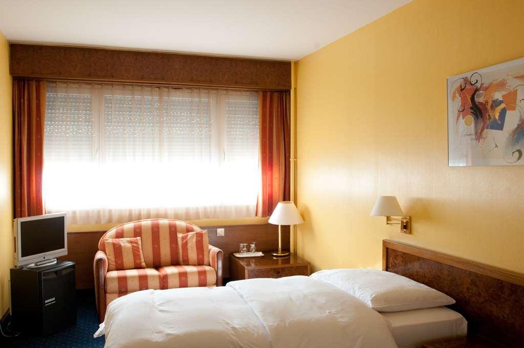 Hostellerie De La Vendee Lancy Ruang foto