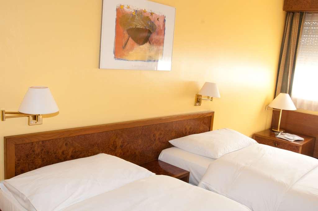 Hostellerie De La Vendee Lancy Ruang foto
