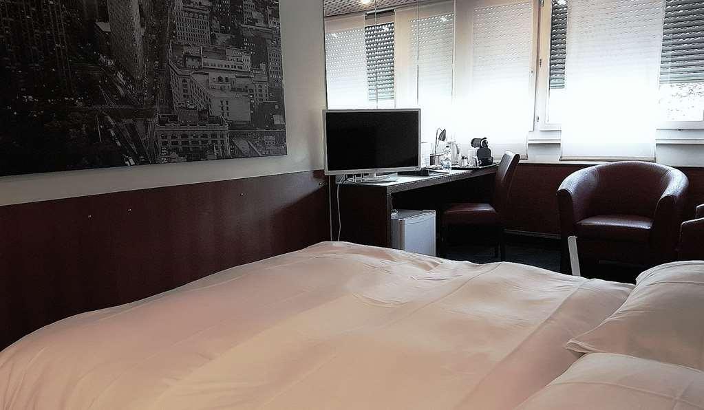 Hostellerie De La Vendee Lancy Ruang foto